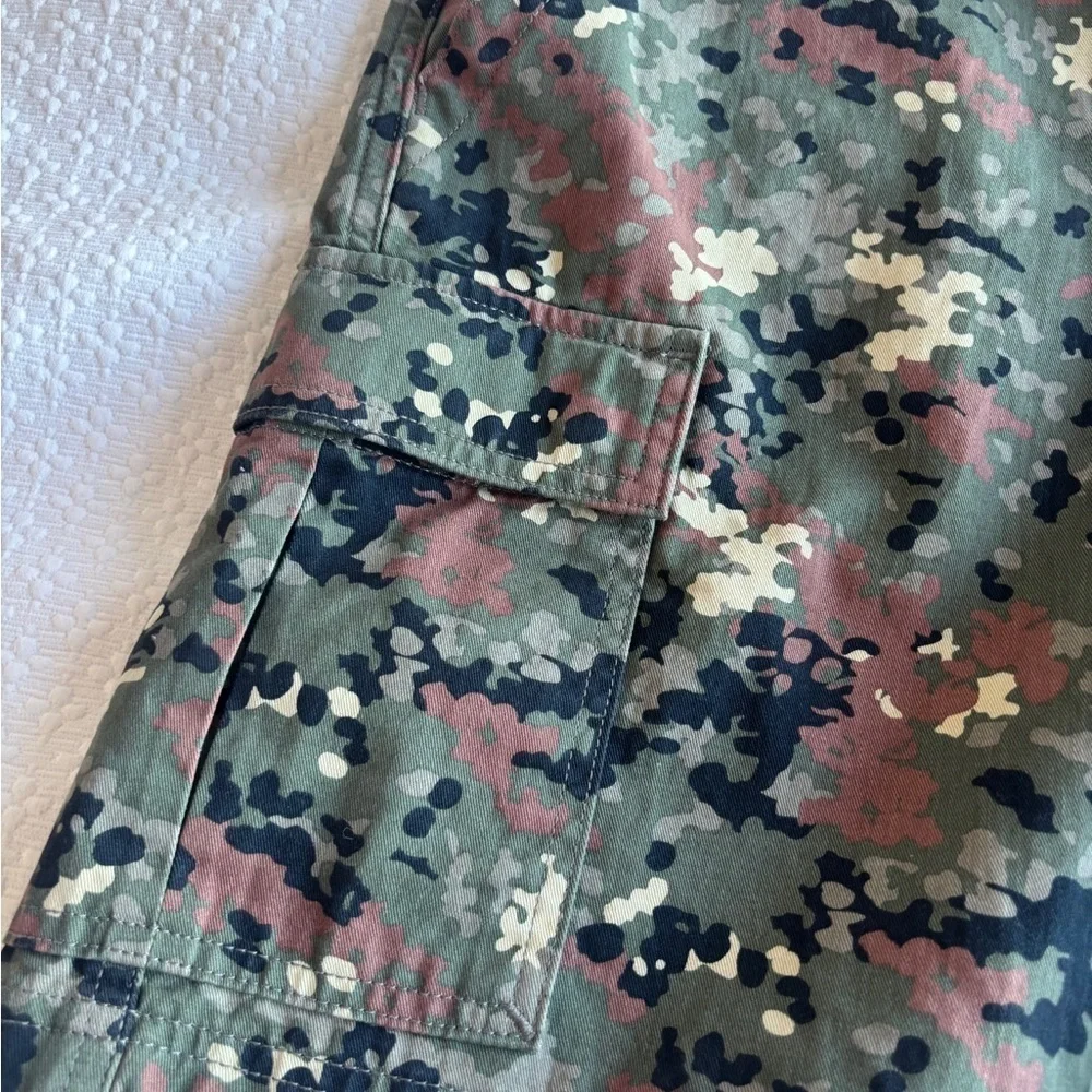 NWT! Levi's Multicolor Cargo Shorts Size 27